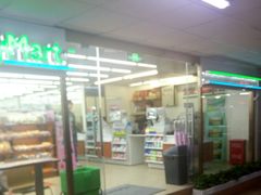 -全家便利店(莲花池东路店)