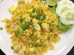 -J Daeng Seafood