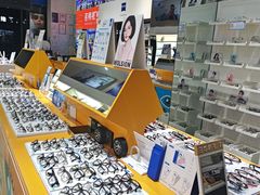 -诺柯视眼镜-蔡司依视路官方工厂店(淞南一店)