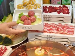 -来龍儿鲜切牛肉自助老火锅