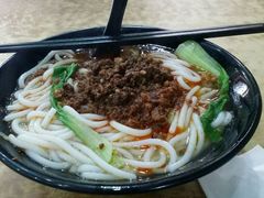 -丽虹云南过桥米线(兴工街店)