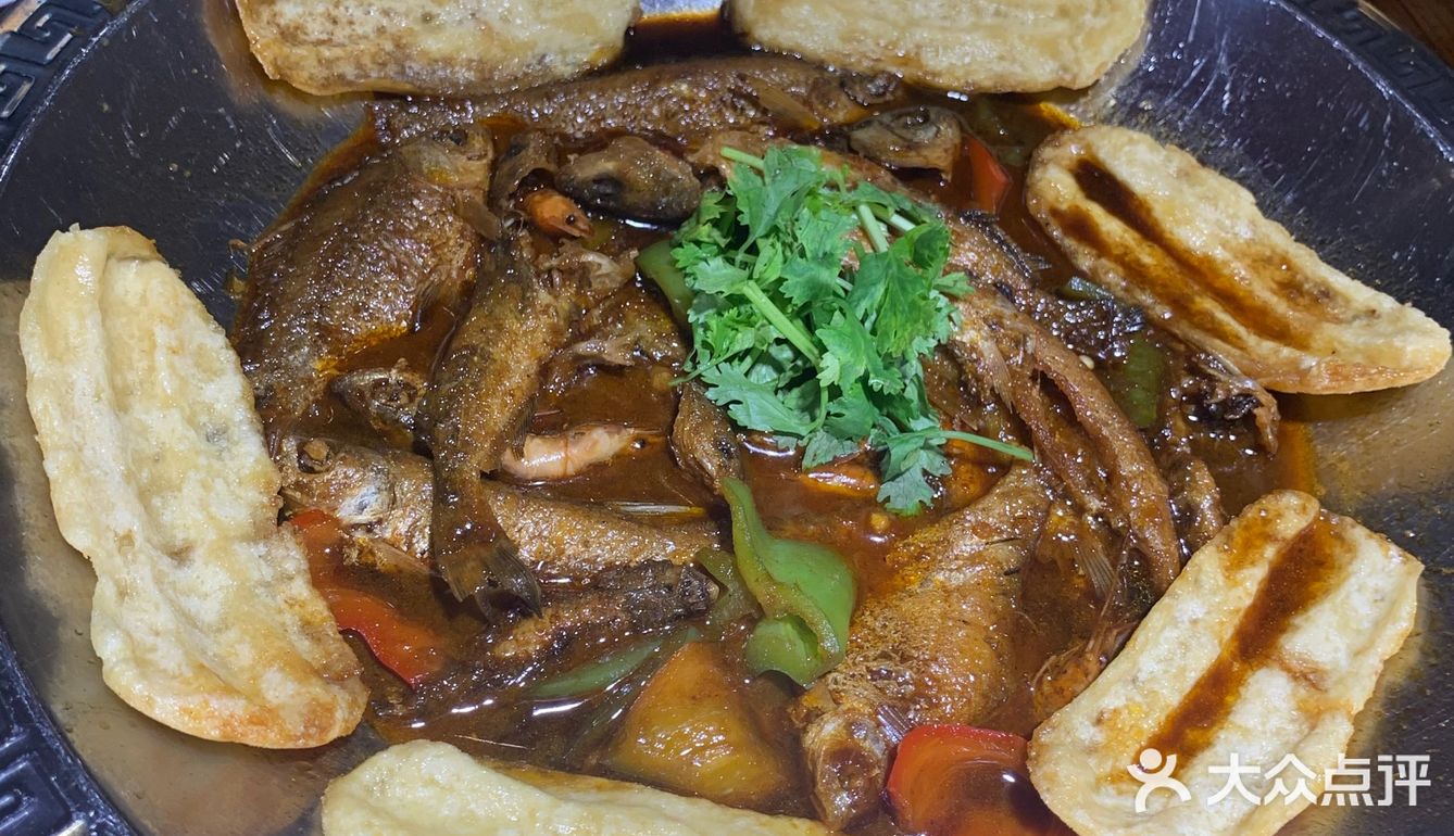 这个我个人更觉得芳芳私房菜那家好吃