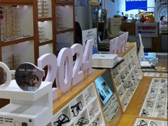 -沪睛眼镜蔡司官方授权店(金桥佳林路店)