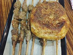 烤羊肉串-老红桥炸灌肠牛肚锅烧烤(定福庄店)