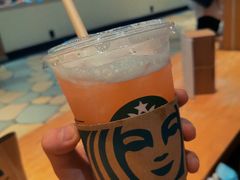 冰摇桃桃乌龙-星巴克臻选(广州太古汇店)
