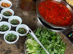 -黄利砖万峰林布依特色酸笋牛肉馆