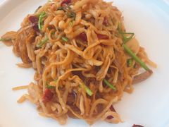 酸萝卜炒粉-南山鲜虾面·活鲜小馆·海味大连菜(南山总店)