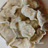 今天的午饭吃得好丰富