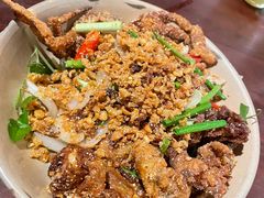 -Cuc Gach Quan Restaurant
