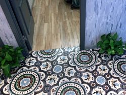 -PE SALON 