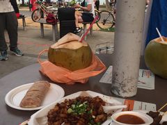 -东海岸人工湖美食村