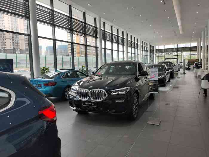 南宁粤宝宝马4s店(永和路粤宝bmw 领创5s中心)