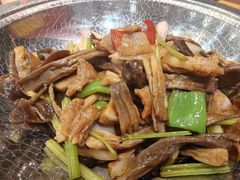 干锅鹿茸菌-陈记菜馆·非遗淮扬菜(东关街教场店)