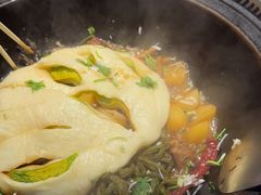 -万里闯关东铁锅炖菜馆(高新旗舰店)