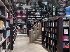 -钟书阁(群光广场店)