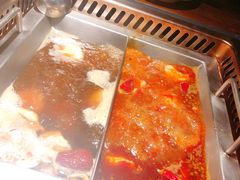 -老牌坊云南鱼豆花火锅(哈西万达店)