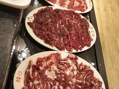 圖上碟子有菜名-名门潮牛·鲜牛肉海鲜火锅.烧烤自助餐厅(诚丰广场店)