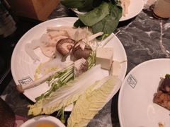 -牛YO寿喜烧·铁板烧和牛火锅自助(市府恒隆店)