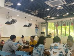 -老何家后安粉·糟粕醋海鲜火锅(三亚湾椰梦长廊店)