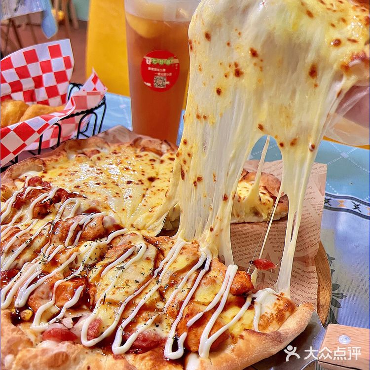 茂名探店|🍕这个芝士榴莲披萨套餐才69⁉️