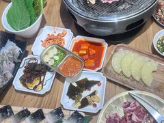 -青瓦餐厅·生鱼片·韩园烤肉(西塔店)