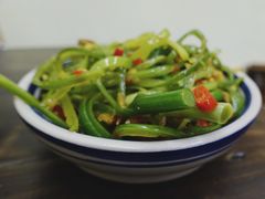 蒜苗-盟重烧烤(东瓜山创始店)