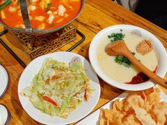 -老滇山寨•云南特色菜•地方菜•民族风情歌舞表演(金碧店)