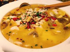 鱼尾酸菜鱼-魏铭鱼头捞饭(晋阳路店)