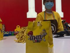 -m豆巧克力世界(上海世茂广场店)