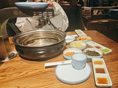 -明洞阿姨·韩式酱蟹烤肉·创意料理(三元桥店)