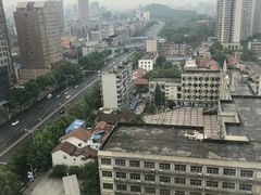 -武汉五月花大酒店(武昌火车站中南路地铁站店)