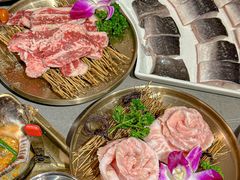 -围炉肉舍•炭烤活鳗•丹东海鲜烤肉(步行街店)