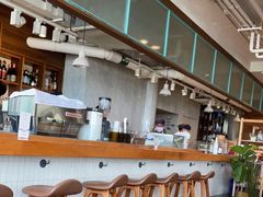 -ROAST coffee & eatery