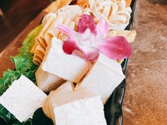 -三人行骨头王火锅(长寿店)