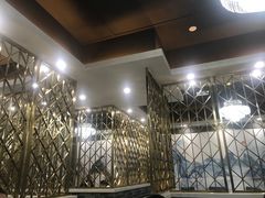 -凤凰路何眼镜香辣蟹(花果园店)