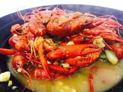 特色蒜香龙虾-虾弄弄海派小龙虾·牛羊蝎子火锅