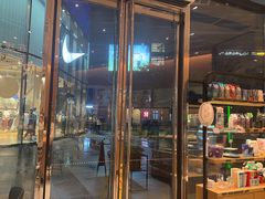 -星巴克(上海长宁来福士1F店)