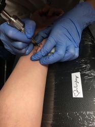 -明星刺青·洗纹身