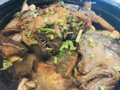 蒜烧蝶鱼头-韩邦朝天锅