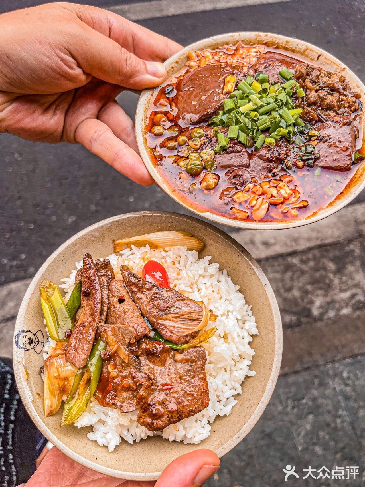 来乐山必吃的谢老五跷脚牛肉，冲就对了✔️