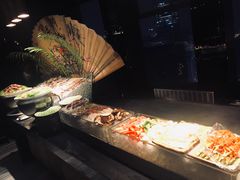 自助取餐区-唐拉雅秀酒店-西锦汇空中BBQ·思创餐厅