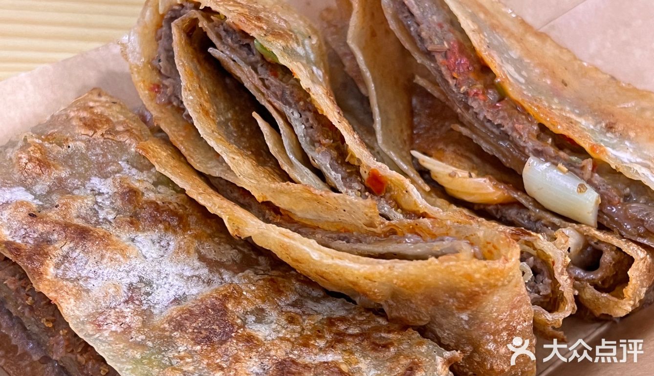 我真的会被西安回民街的牛肉饼圈粉……