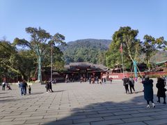 -峨眉山报国寺