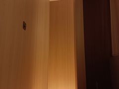 -涨巢·潮玩水疗局