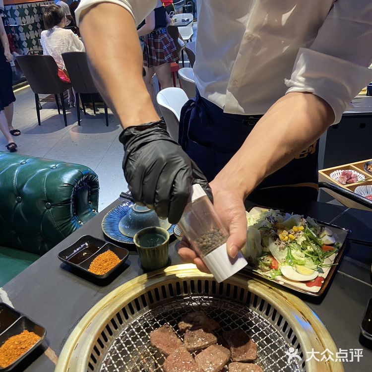 正装主题之夜,今天的快乐全是他给的💕