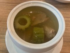 凉瓜排骨汤-永記粤菜·五指毛桃花雕鸡煲(九亭店)