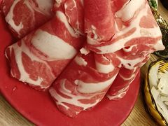 -洞庭洲·防空洞火锅·烧烤·铜锅涮肉(新百广场店)