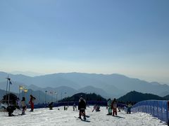 -浙东第一尖雪山欢乐谷