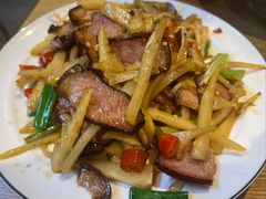 酸笋炒腊肉-牛八宝桂林米粉(八里庄店)