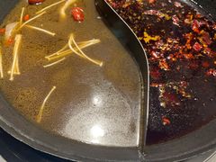 -鹿鸣山草本茶香火锅(园西路店)